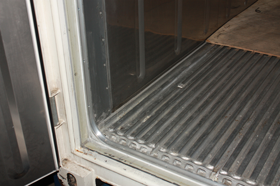 curtain_inspect-track